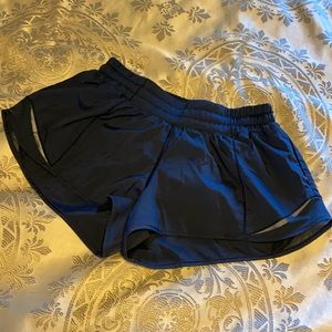 Lululemon dark navy blue hotty hot shorts sz 6